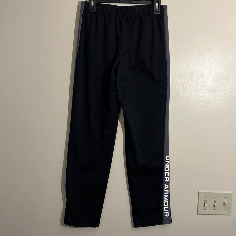 Under Armour pants - youth XL - great condition